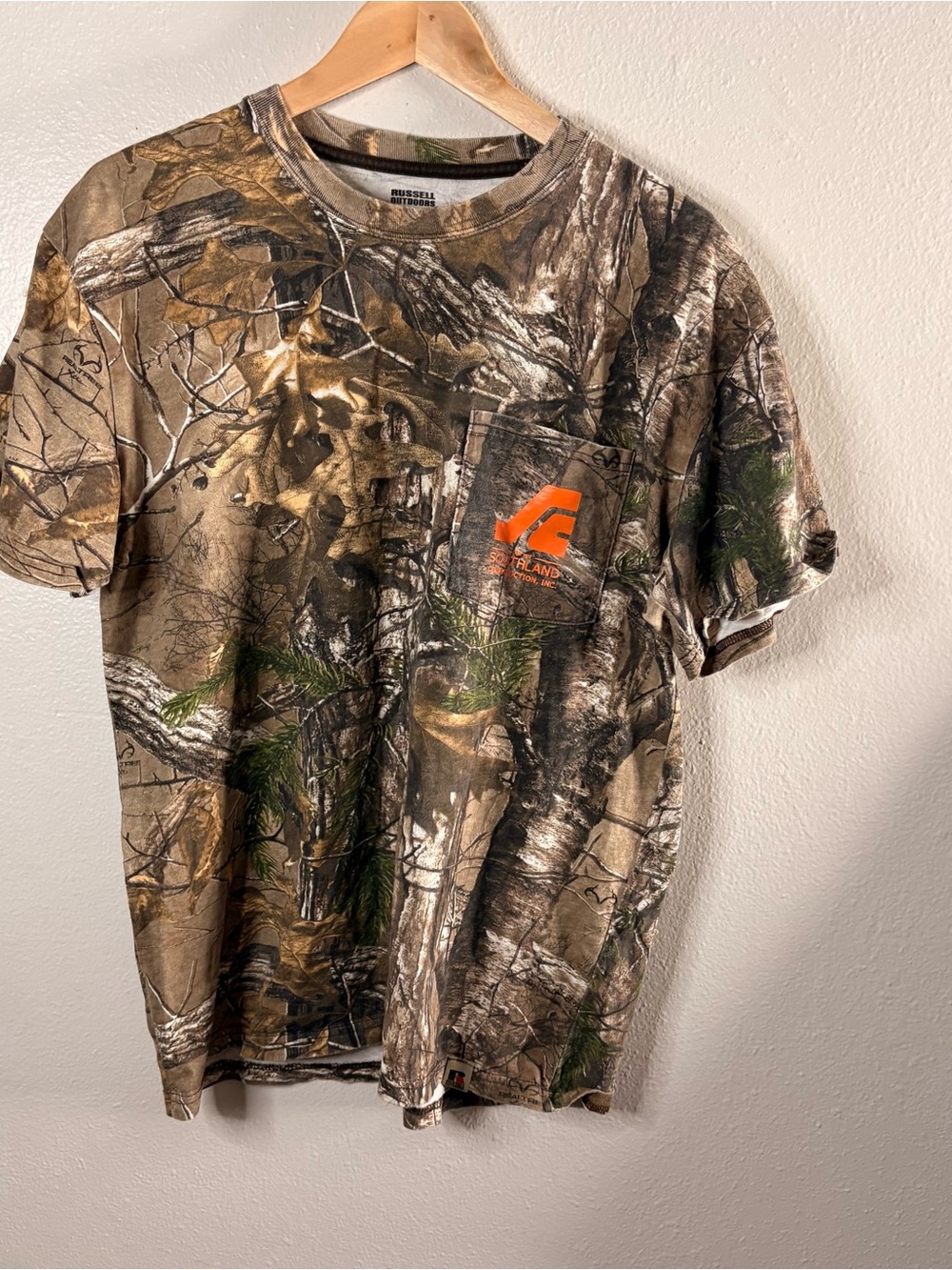 Russell Athletic Men's Camo Pocket T-Shirt - Brown/Green